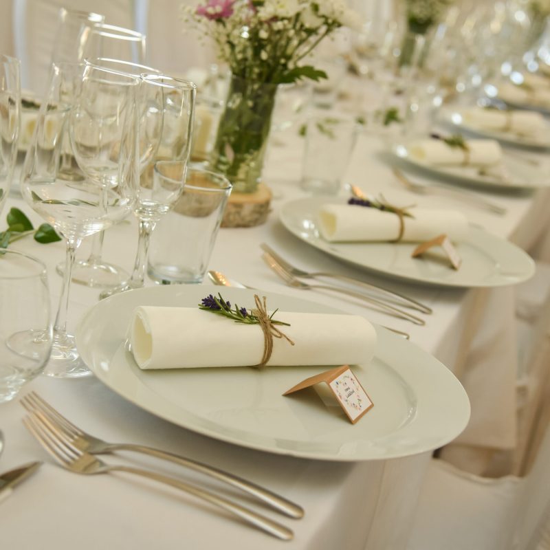 The elegant dinner table.